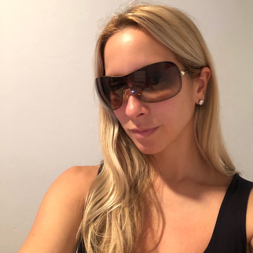 Chanel sunglasses with pearl